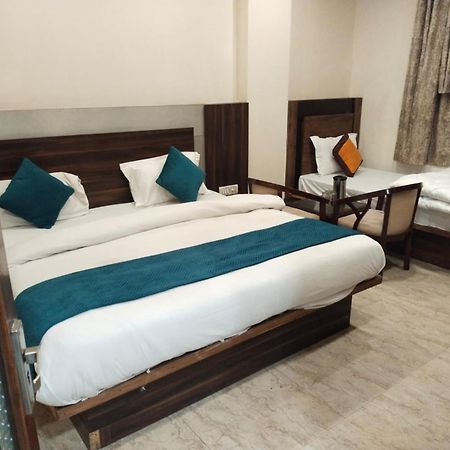 Hotel Lav Kush Deluxe At Paharganj Νέο Δελχί Εξωτερικό φωτογραφία