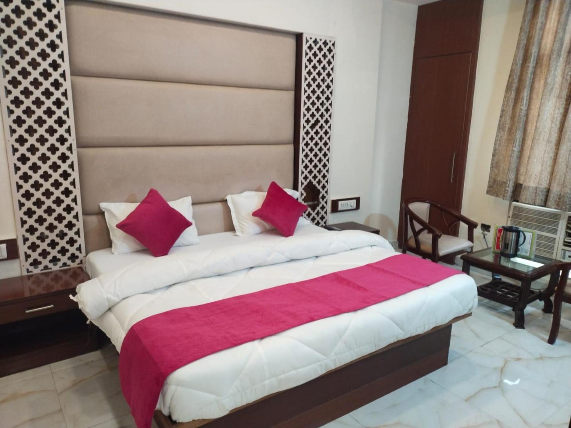 Hotel Lav Kush Deluxe At Paharganj Νέο Δελχί Εξωτερικό φωτογραφία