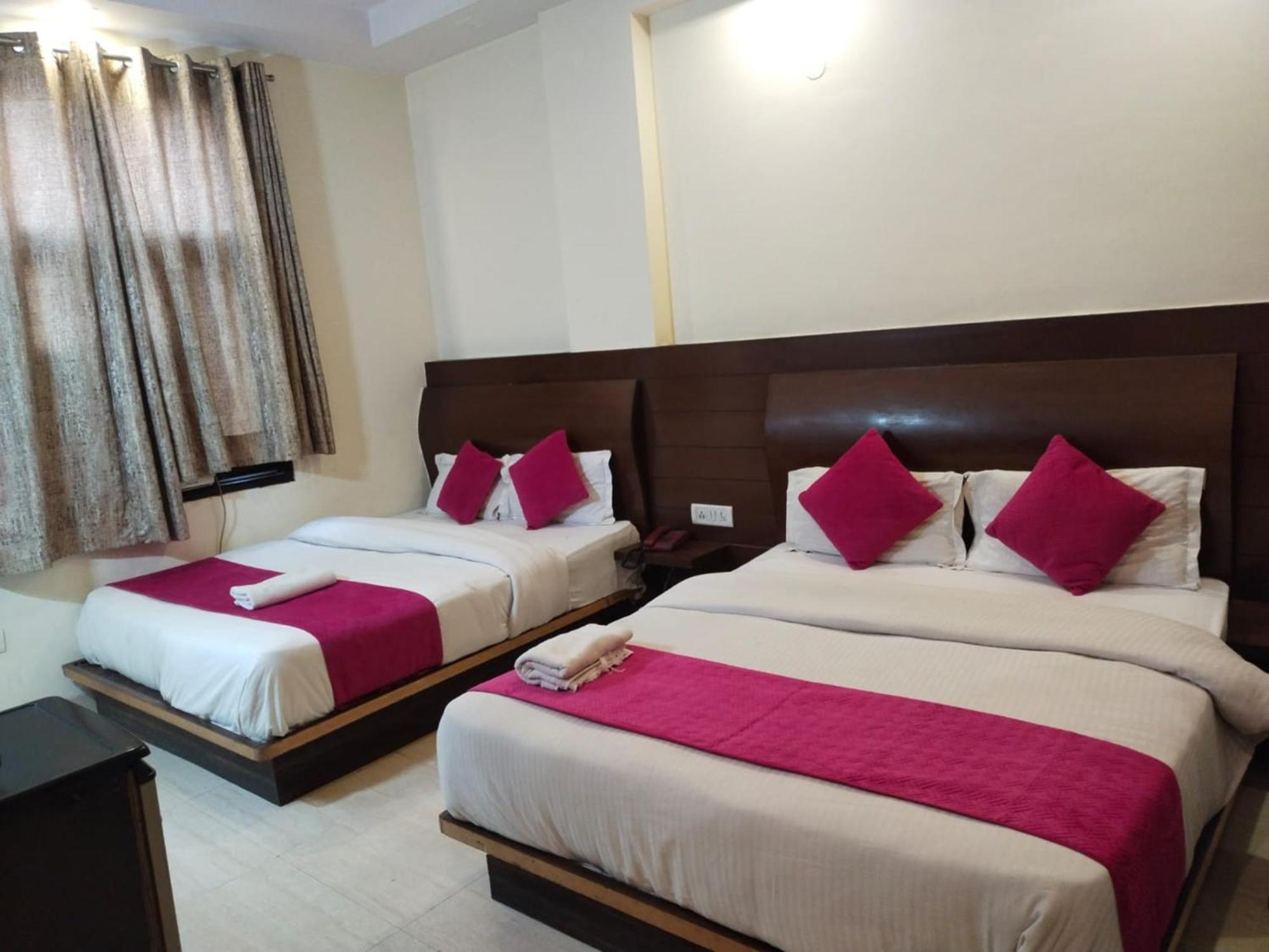 Hotel Lav Kush Deluxe At Paharganj Νέο Δελχί Εξωτερικό φωτογραφία