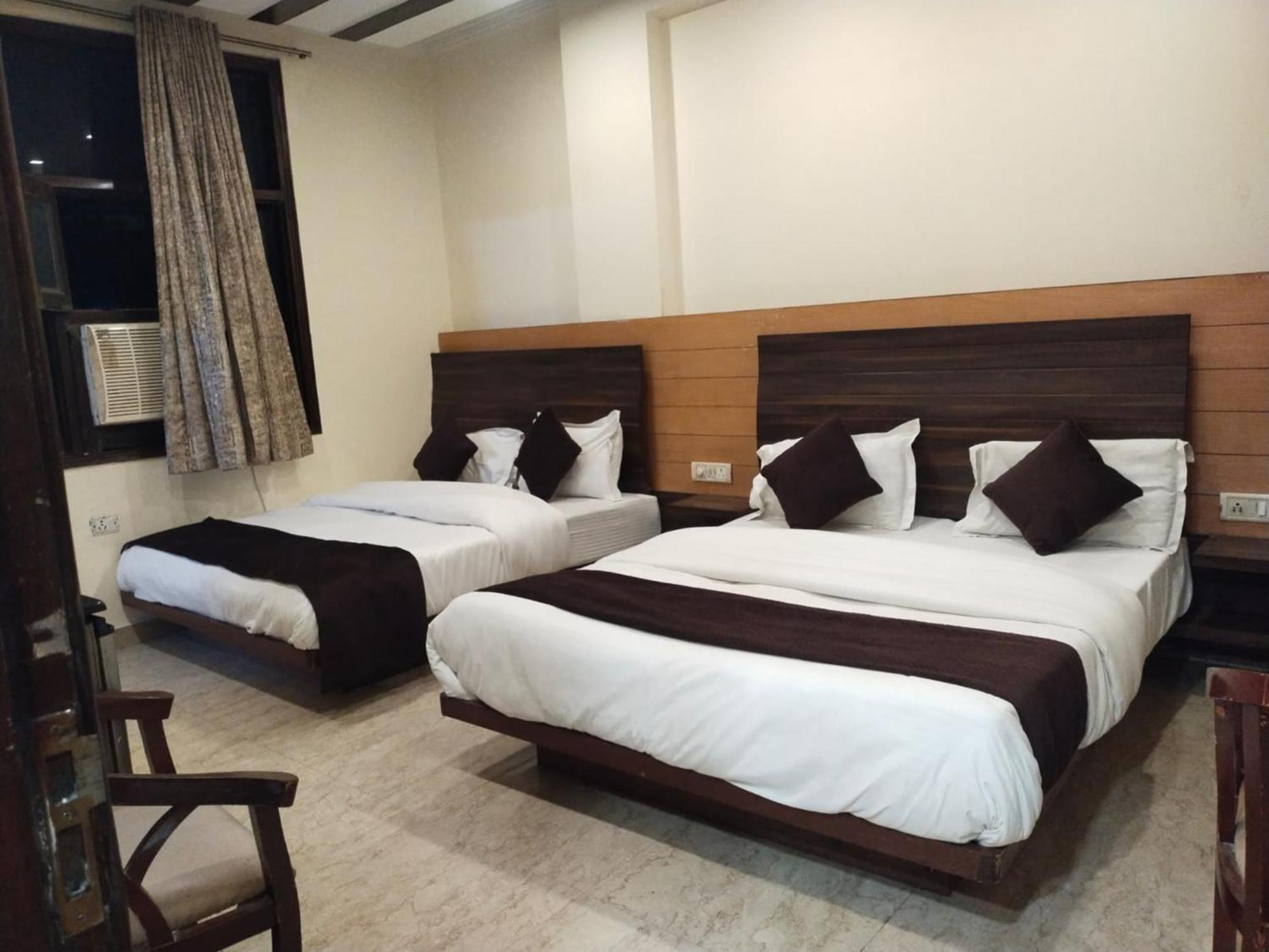Hotel Lav Kush Deluxe At Paharganj Νέο Δελχί Εξωτερικό φωτογραφία